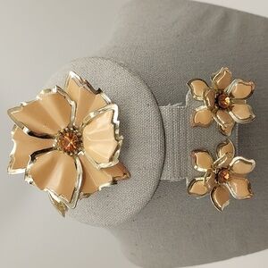 Enamel rhinestone vintage Floral Jewelry Set brooch & clip earrings